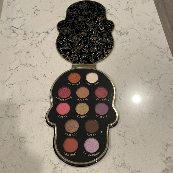 Eyeshadow Palette - Picture 2 of 4